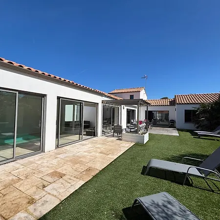 Les Embruns Avec Piscine Intérieure Chauffée 2 à 8 Personnes * Saint-Jean-de-Monts