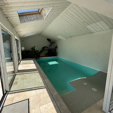 Les Embruns Avec Piscine Intérieure Chauffée 2 à 8 Personnes * Saint-Jean-de-Monts