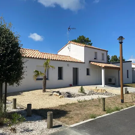 Les Embruns Avec Piscine Interieure Chauffee 2 A 8 Personnes Villa